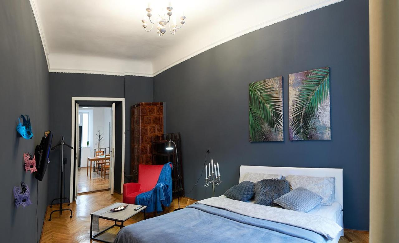 Stylish Apartments In The Center Lviv Luaran gambar