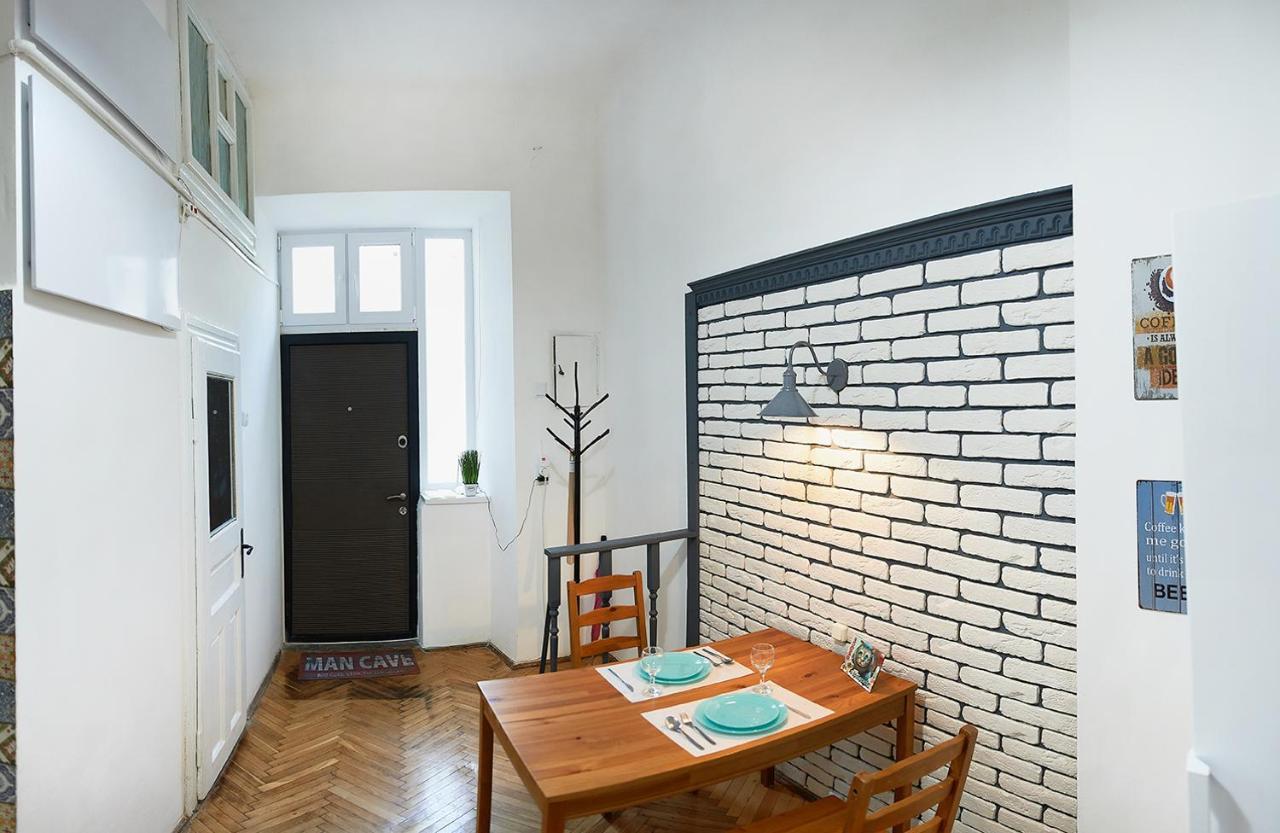 Stylish Apartments In The Center Lviv Luaran gambar