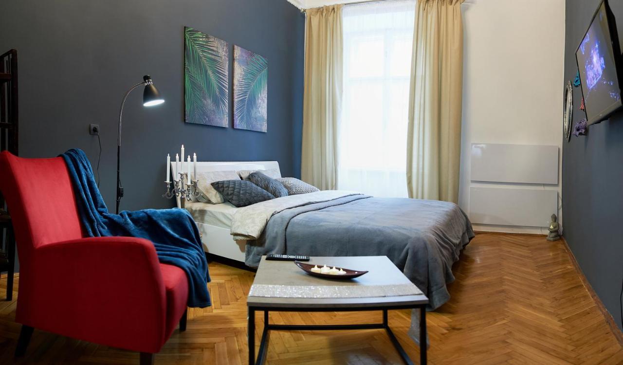 Stylish Apartments In The Center Lviv Luaran gambar